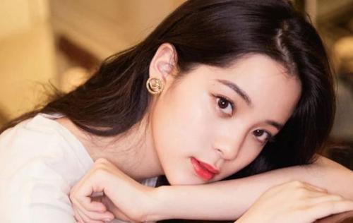 娱乐圈爆料女艺人,女艺人神秘恋情曝光，真相令人唏嘘！  第1张